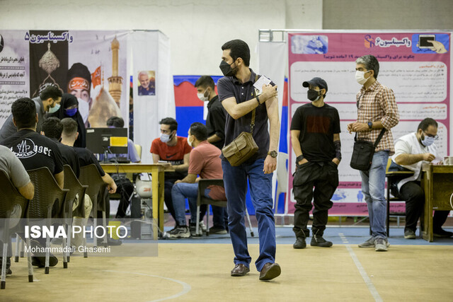 تزریق بیش از ۳۷۴ هزار دُز واکسن کرونا در کشور طی شبانه روز گذشته