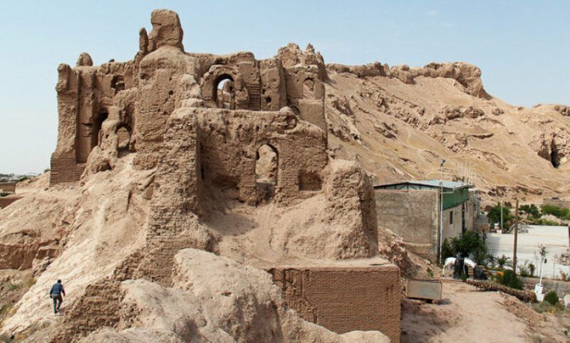جیب خالی میراث برای ۲ قلعه‌ ۳ هزار ساله شهر کرمان