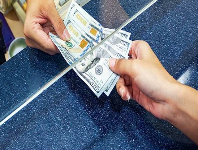 ادامه کاهش قیمت ارز در مرکز مبادله ایران