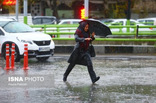 رگبار و وزش باد شدید در تهران/ پیش‌بینی کاهش دما
