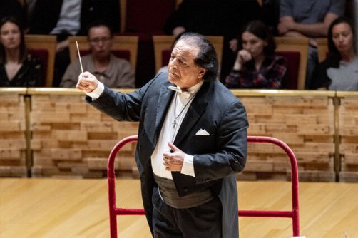 علی رهبری فروردین ۱۴۰۲ در سن‌پترزبورگ کنسرت دارد