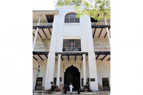 سند اخراج پرتغالی‌ها از خلیج‌ فارس در خطر نابودی 