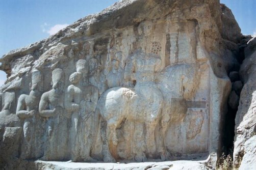 شنایی با زبان‌ها و لهجه‌های ایرانی/۱۳ بیگانه‌ای که در اوستا هم نفوذ کرد