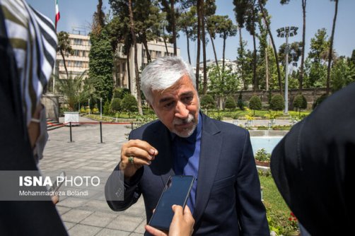 واگذاری ۵۱ درصد سهام استقلال و پرسپولیس تا پاییز 1401