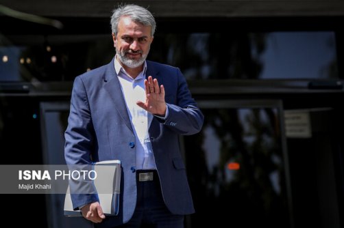  وزیر صمت : آیین نامه واردات خودرو در مسیر ابلاغ است