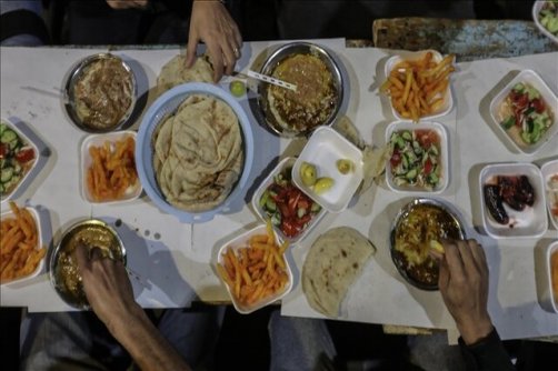 چگونه در ماه رمضان سالم غذا بخوریم؟