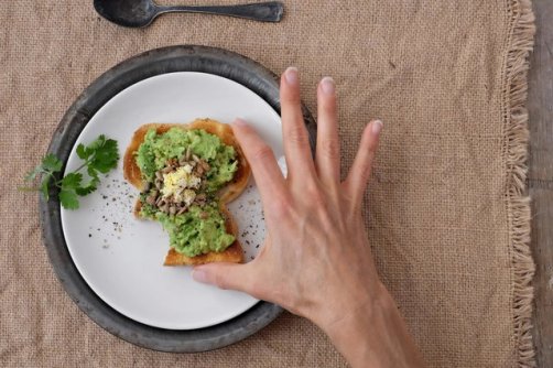 خطرات یک رژیم غذایی؛ از سنگ کیسه صفرا تا بیماری قلبی