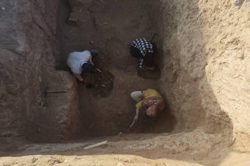 ردی از مسجد مدفون در محوطه ایلخانی