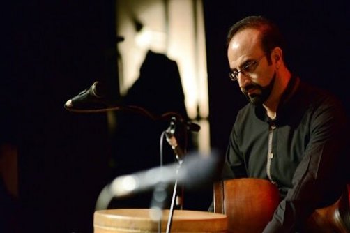 هنرمند باید دست به زانو زند و منتظر مسئولان نباشد 