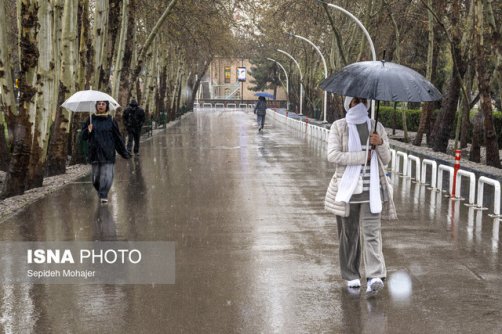 کاهش نسبی دما در نوار شمالی/ پیش‌بینی رگبار باران و بارش پراکنده