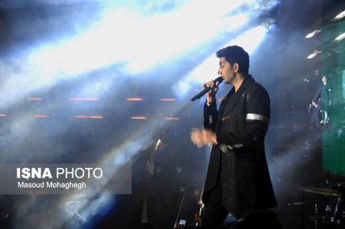 ترس فرزاد فرزین باعث تغییر تاریخ کنسرت شد + ویدیوی اختصاصی اجرا