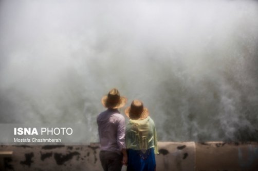 افزایش ۳ متری ارتفاع موج در خلیج فارس