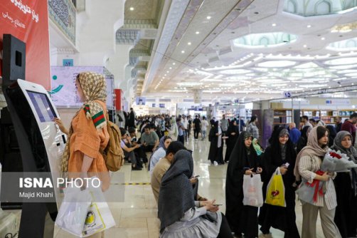 گشت‌وگذار در نمایشگاه کتاب