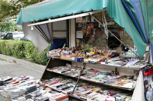 تغییر برخی دکه‌های روزنامه به کتابفروشی و صنایع دستی/ لزوم خروج ۲۵ شغل مزاحم از تهران