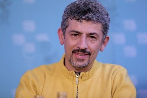 خیزش تماشاگران به احترام کودک زباله‌گرد و... ماجرای فیش‌های نجومی