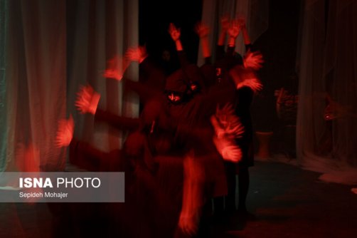 یک هنرمند: چرا کسی به وضعیت تئاتر خوزستان رسیدگی نمی‌کند؟