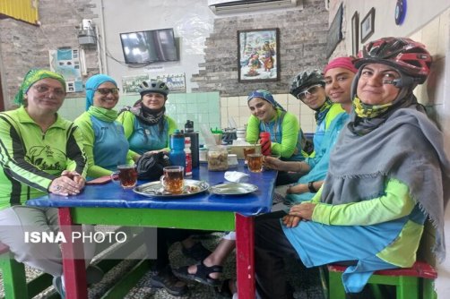 گولَه گولَه مه لقا خانم دوچرخه سوار