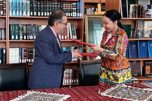 امضای تفاهم نامه همکاری بین رایزنی فرهنگی ایران و کتابخانه ملی قرقیزستان