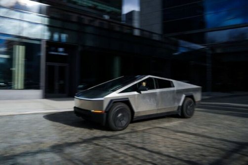 فروش سایبرتراک تسلا دنده عقب رفت