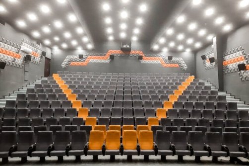 آغاز به کار ۲۰ سالن سینما همزمان با هفته هنر انقلاب 