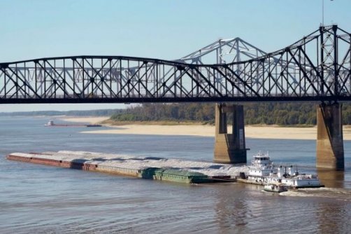 کاهش بی‌سابقه آب رود «می‌سی‌سی‌پی» در آمریکا