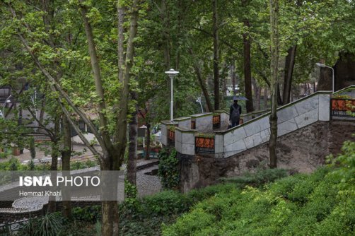 رگبار پراکنده در ارتفاعات تهران/ وزش باد شدید و خیزش گرد و خاک در نیمه‌جنوبی استان