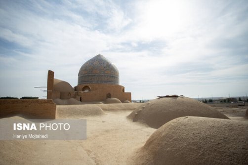 بانگ اذان در مناره های مسجد هزار ساله ساوه پیچید