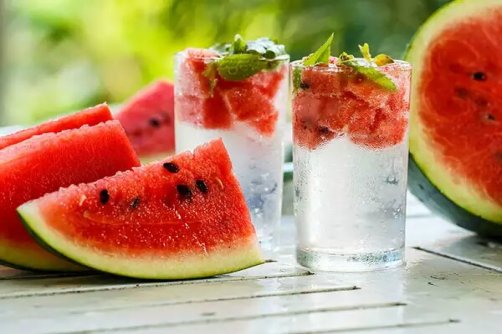 موادغذایی موثر در جلوگیری از تشنگی روزه‌داری